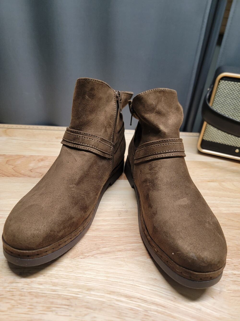 Bella Vita Izzy Ankle Boots Women's 8.5 Brown Faux Suede Side Zip Round Toe